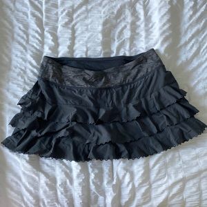 Lululemon Women’s Tennis Skirt (Size 6)